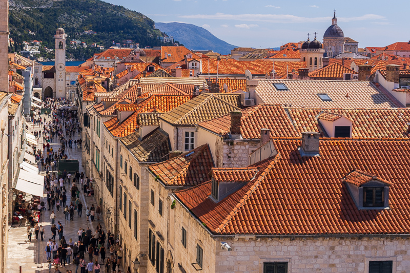 Dubrovniki utca és háztetők